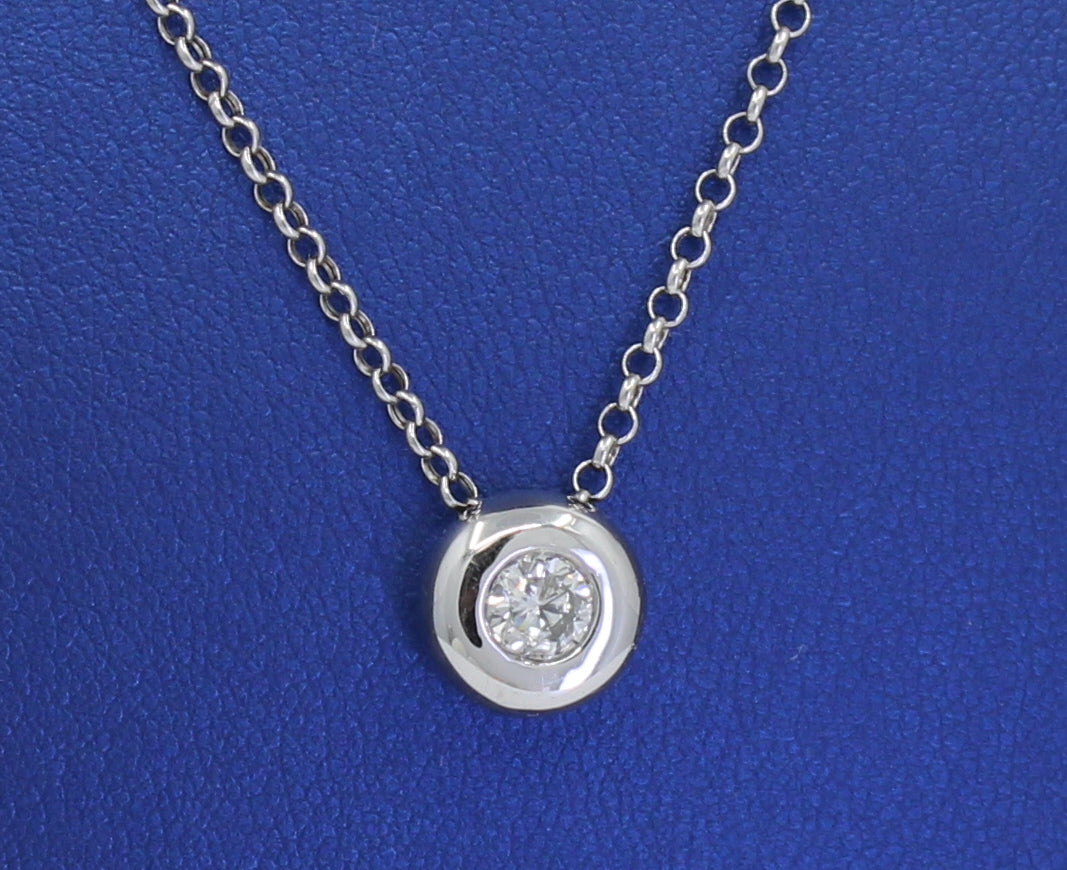 Set Single Diamond Pendant